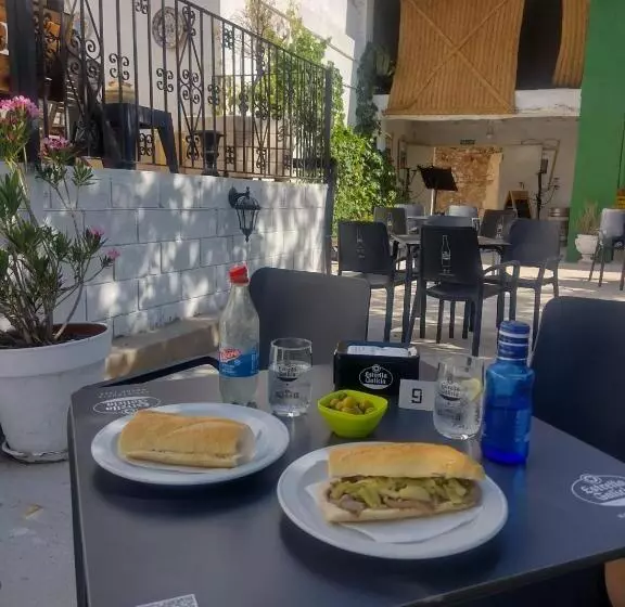 El Albergue De Jalance