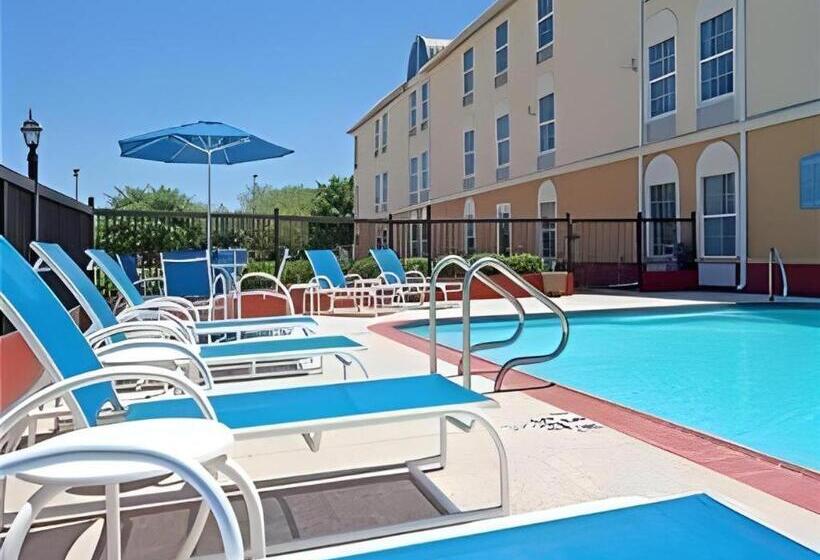 Holiday Inn Express Hotel & Suites Columbus