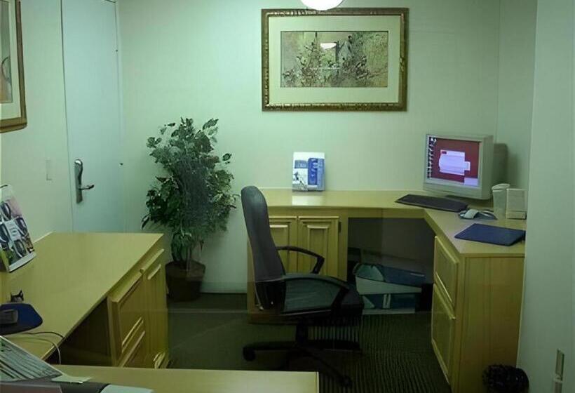 Holiday Inn Express Hotel & Suites Columbus