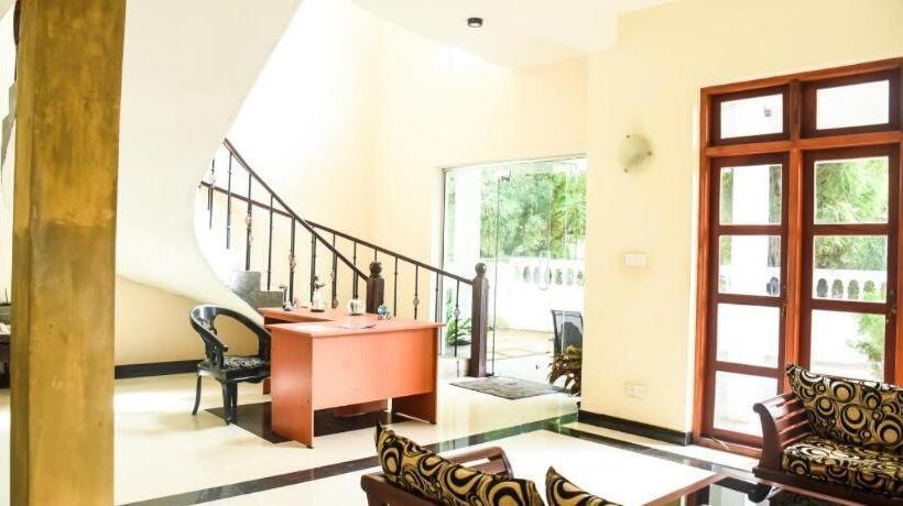 فندق Araliya Blue Beach View