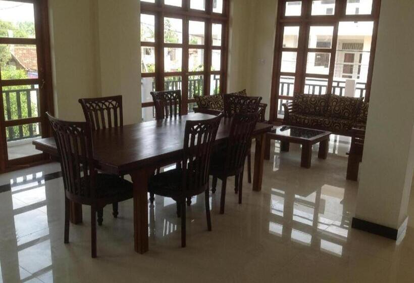 فندق Araliya Blue Beach View