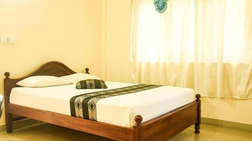 فندق Araliya Blue Beach View