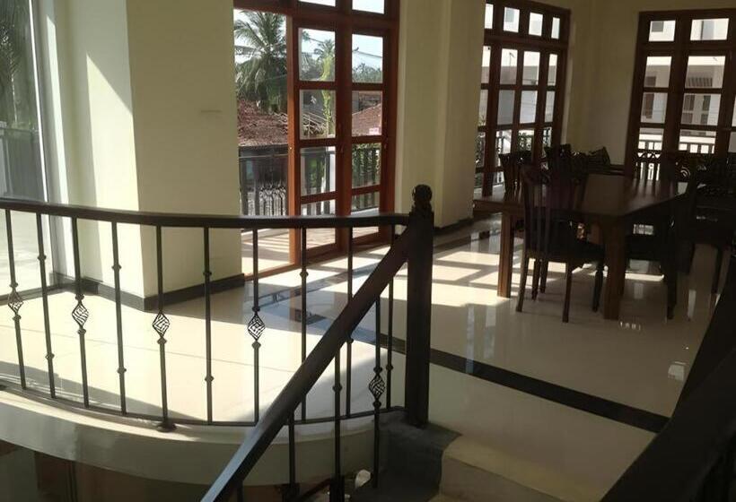 فندق Araliya Blue Beach View