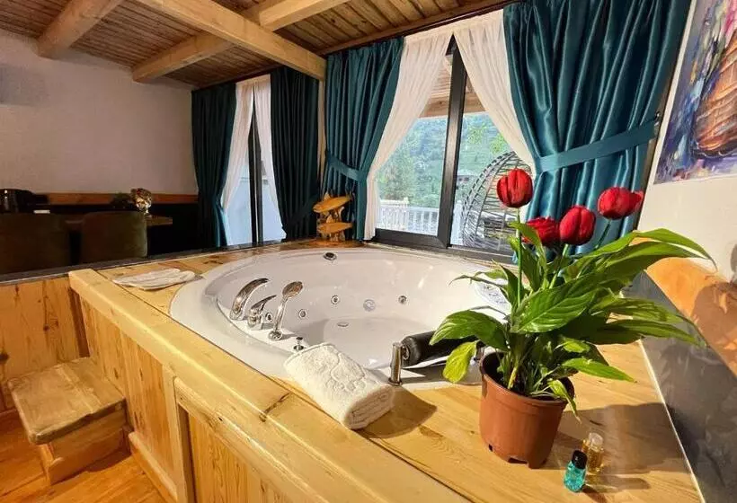 Hotelli Ayder Vip River