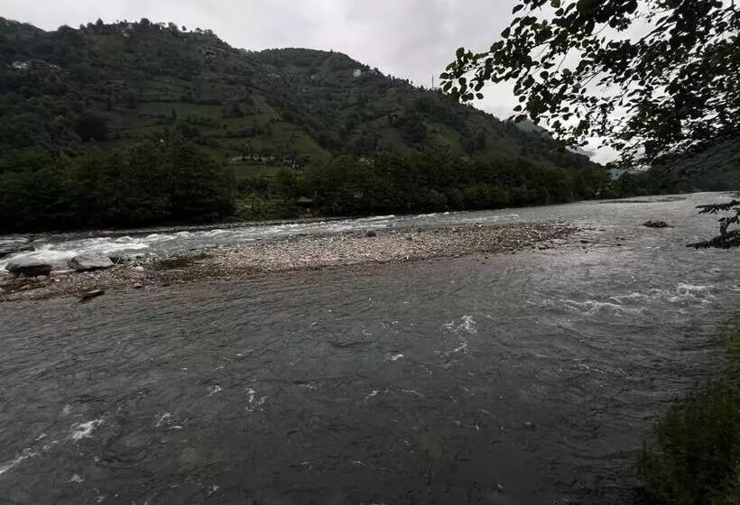 Hotelli Ayder Vip River