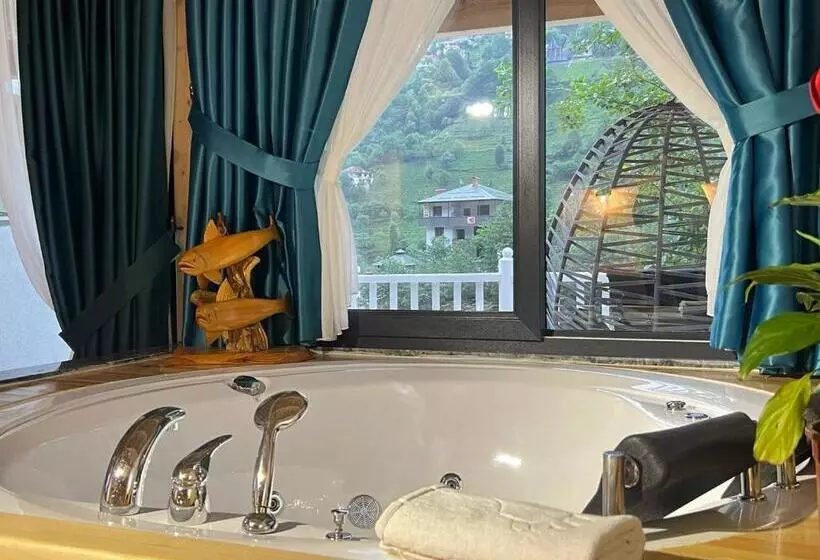 Hotelli Ayder Vip River