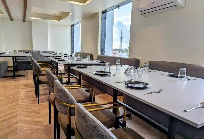 Hotelli Majestic By Nxtjen Hospitality