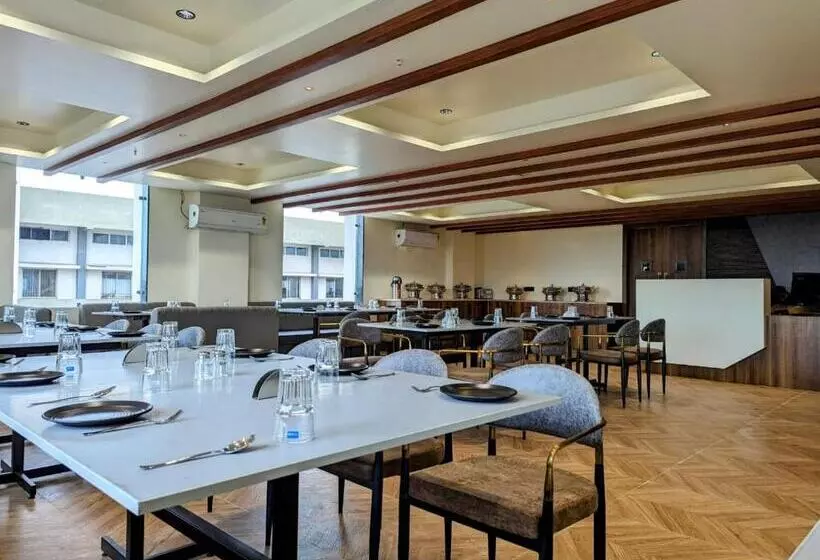 Hotelli Majestic By Nxtjen Hospitality