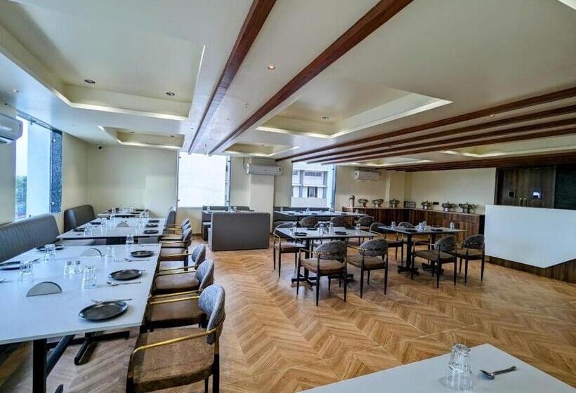 酒店 Majestic By Nxtjen Hospitality