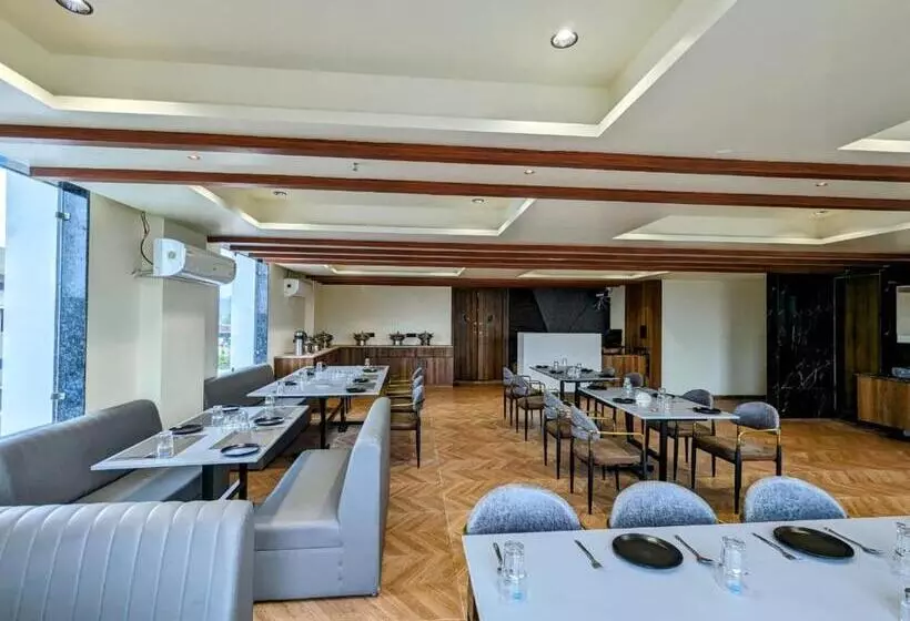 Hotelli Majestic By Nxtjen Hospitality