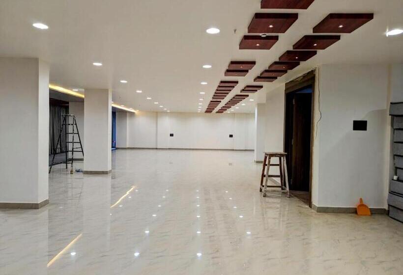 酒店 Majestic By Nxtjen Hospitality