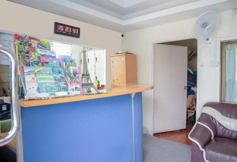 Hotel Oyo 681 Paradise