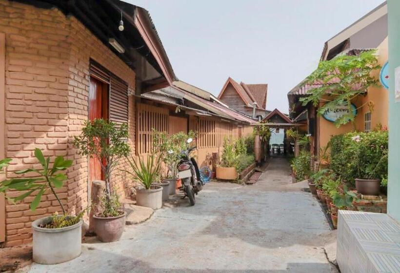 Hotel Oyo 681 Paradise