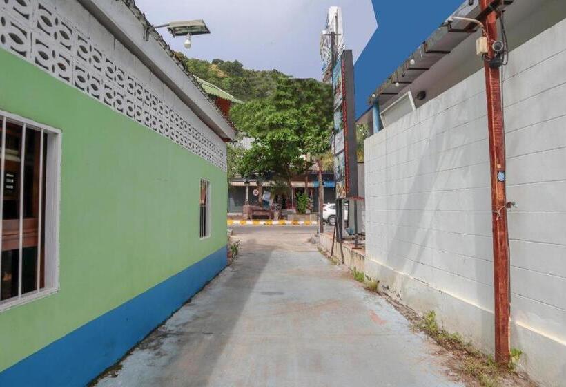 Hotel Oyo 681 Paradise