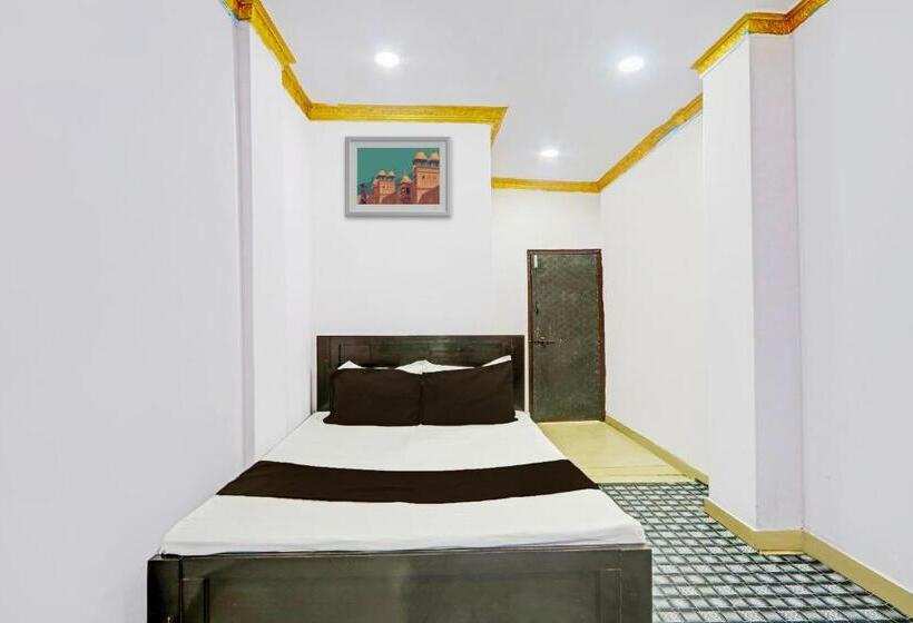 Hotel Oyo Green Hostel & Lodge