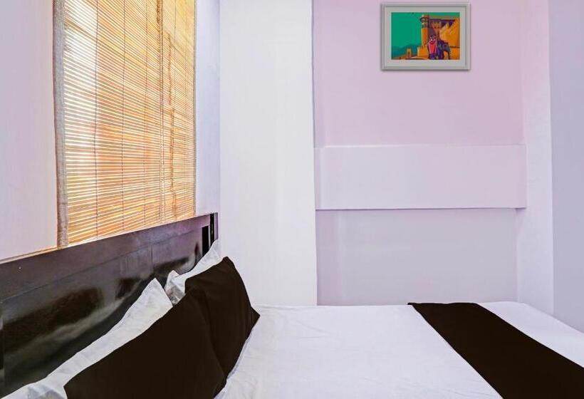 Hotel Oyo Green Hostel & Lodge