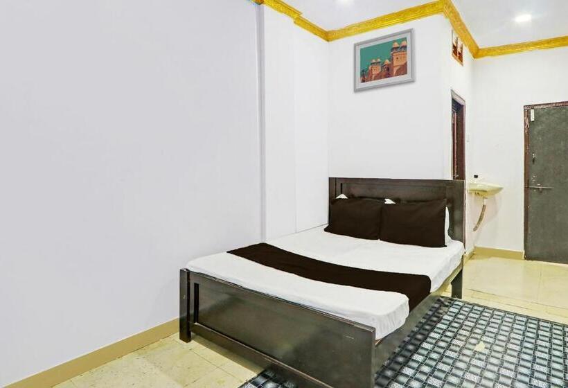 Hotel Oyo Green Hostel & Lodge