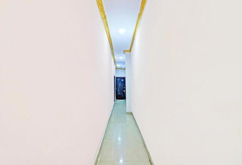 Hotel Oyo Green Hostel & Lodge