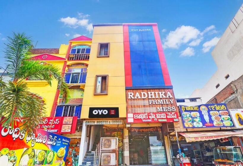 Hotel Oyo Green Hostel & Lodge