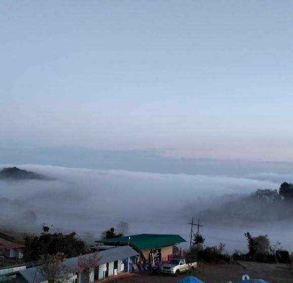 בית מלון כפרי Rai Saeng Tawan At Phu Thap Buek