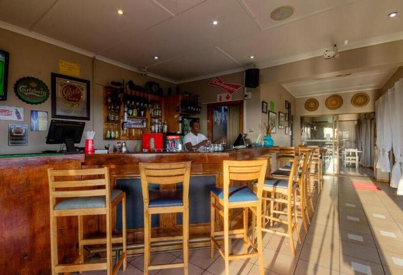 ホテル The Ridge Guesthouse