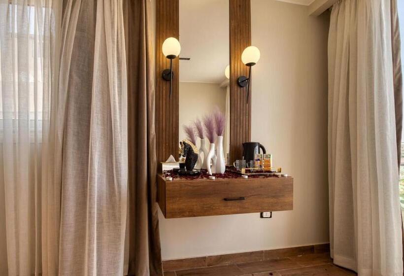 پانسیون Gaia Pyramids