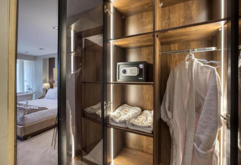 پانسیون Gaia Pyramids