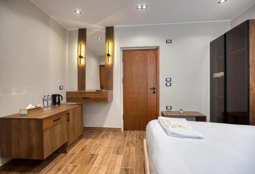 پانسیون Gaia Pyramids