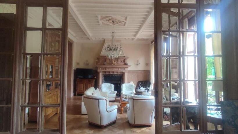 Pensiune Le Manoir De La Mantille   Plumetis