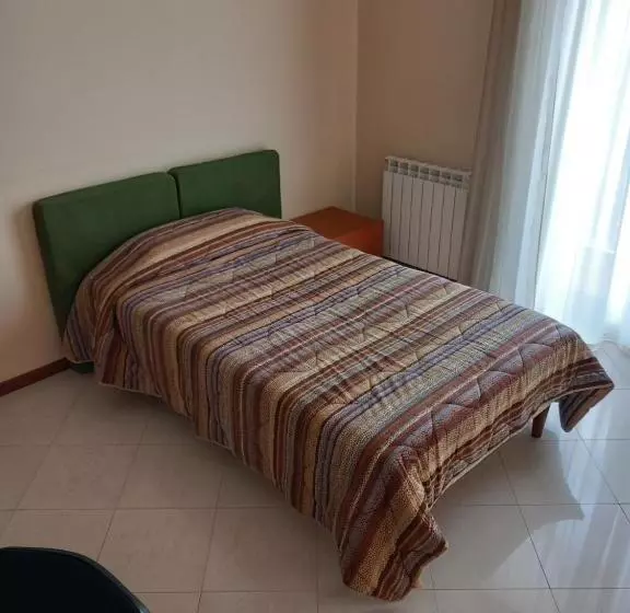 پانسیون Magnolia House