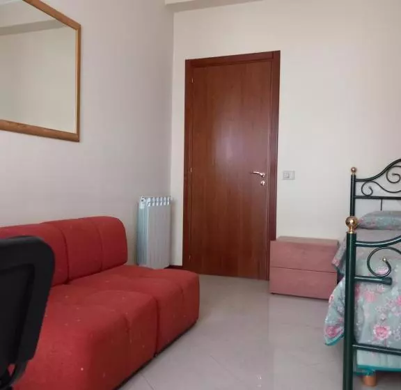 پانسیون Magnolia House