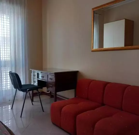 پانسیون Magnolia House
