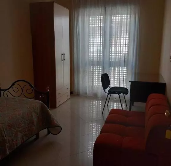 پانسیون Magnolia House
