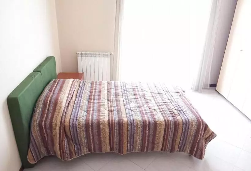 پانسیون Magnolia House