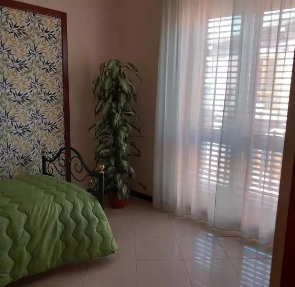 پانسیون Magnolia House