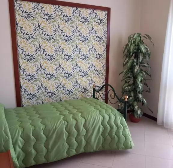پانسیون Magnolia House
