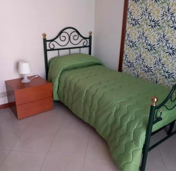 پانسیون Magnolia House
