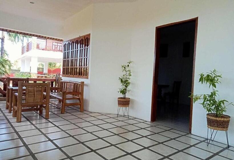 פנסיון Michael S Apartment 2