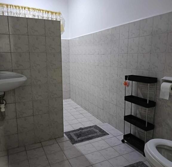 פנסיון Michael S Apartment 2