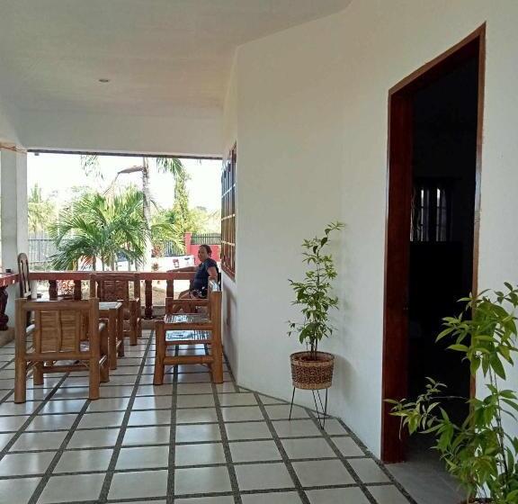 פנסיון Michael S Apartment 2