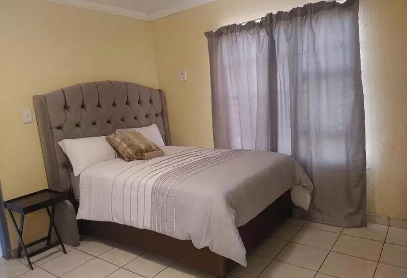 Majatalo Whizzy Lifestyle Lodge