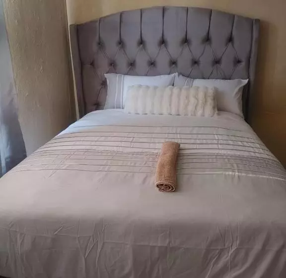 Majatalo Whizzy Lifestyle Lodge