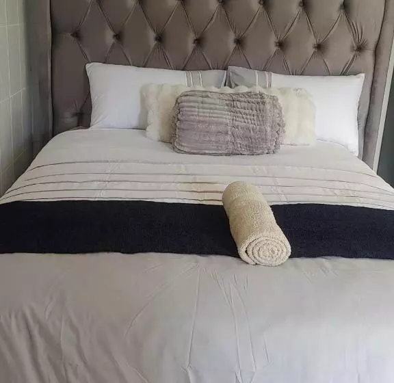 Majatalo Whizzy Lifestyle Lodge