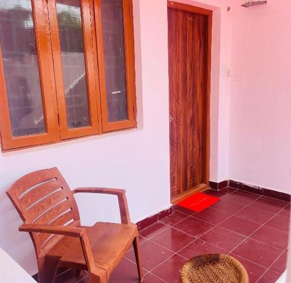 פנסיון Yogi Home Stay