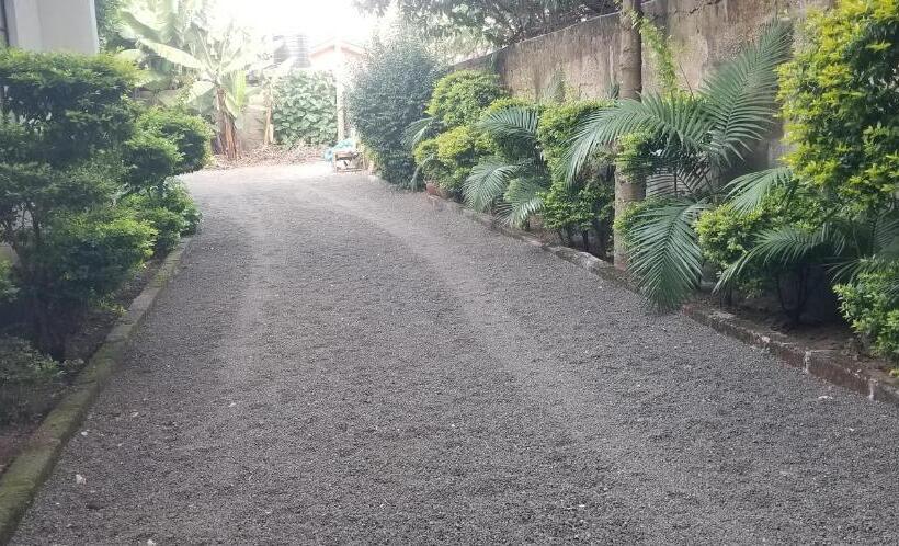 Safari Hostel Tanzania