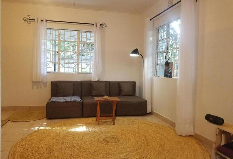 Safari Hostel Tanzania