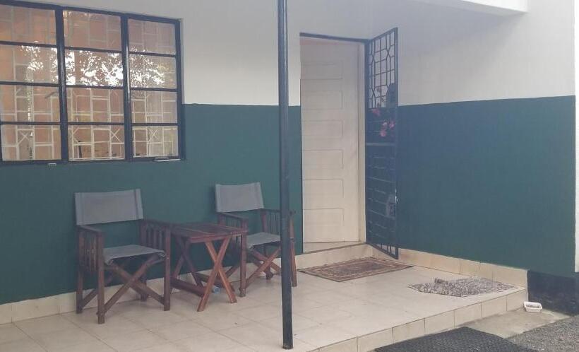 Safari Hostel Tanzania