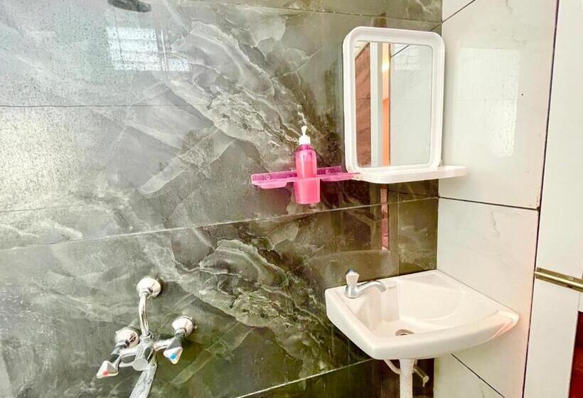 בית מלון כפרי Tirupati Inn ! Ujjain ! होटल तिरूपति इन తిరుపతి ఇన్ హోటల్ திருப்பதி இன் ஹோட்டல்fully Air Conditioned