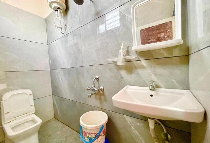 בית מלון כפרי Tirupati Inn ! Ujjain ! होटल तिरूपति इन తిరుపతి ఇన్ హోటల్ திருப்பதி இன் ஹோட்டல்fully Air Conditioned