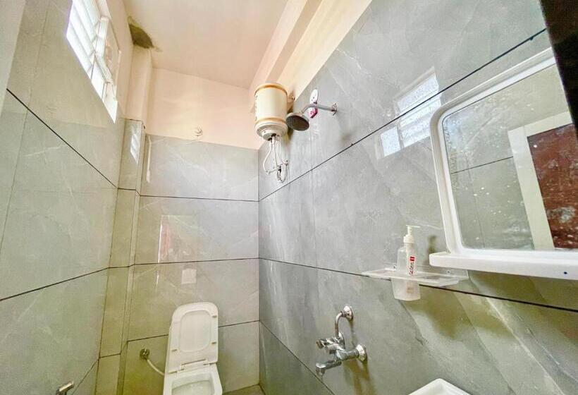 בית מלון כפרי Tirupati Inn ! Ujjain ! होटल तिरूपति इन తిరుపతి ఇన్ హోటల్ திருப்பதி இன் ஹோட்டல்fully Air Conditioned